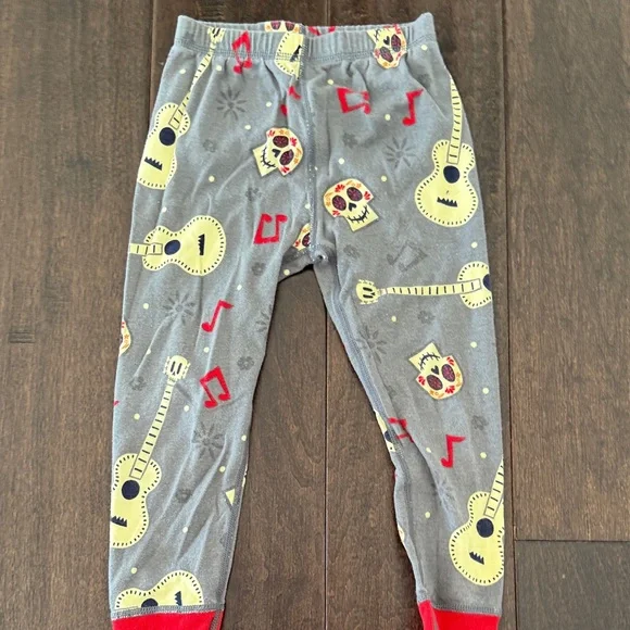 Rare Gender Neutral Disney Pixar Coco Miguel Seize Your Moment Pajamas! - Picture 14 of 16